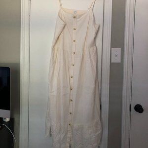 Old Navy Cream XXL maxi dress with embroidery at bottom
